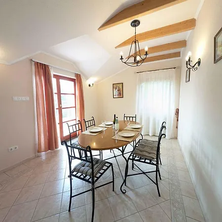 - Balaton 17957 펜션